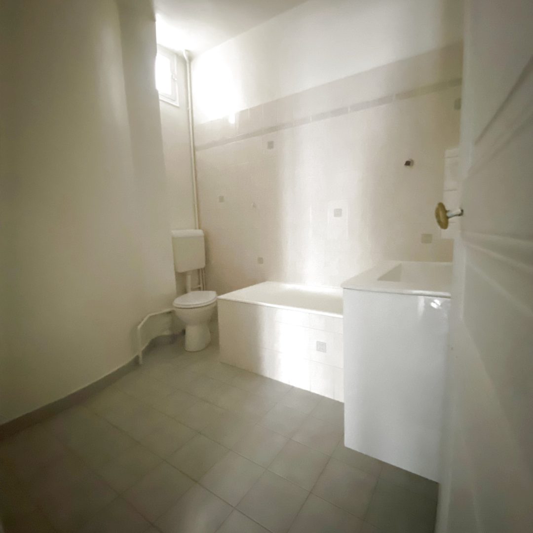 photo_bec7a88fb322979035b7a372d310892d_Inc_0